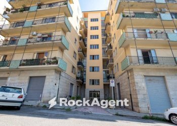 Facciata - Apartment via Raffaele Teti, 73, Catanzaro - photo 2