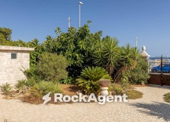 Giardino - Villa Lungomare Cristoforo Colombo, 240, Bari (neighborhood Santo Spirito) - photo 9