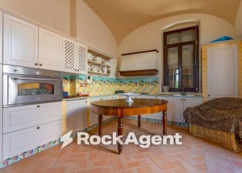 Cucina - Villa Lungomare Cristoforo Colombo, 240, Bari (neighborhood Santo Spirito) - photo 13