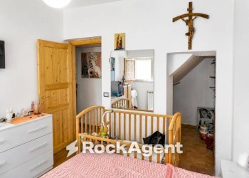 Camera da letto - Three-room apartment via Elcetina, 19, Santa Marinella - photo 11