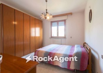 Camera da letto - Independent house Sobborgo San Nicolò, 22, Montecarotto - photo 16