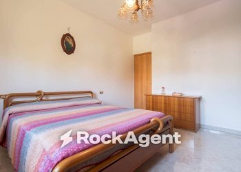 Camera da letto - Independent house Sobborgo San Nicolò, 22, Montecarotto - photo 17