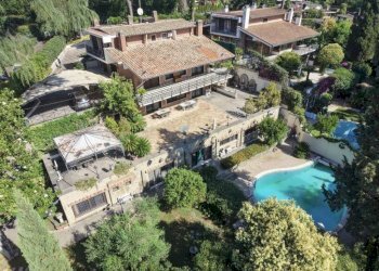 Piscina - Villa via Kenia, Roma (neighborhood EUR) - photo 1