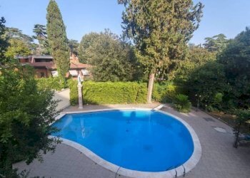 Piscina - Villa via Kenia, Roma (neighborhood EUR) - photo 5