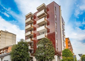 Three-room apartment Via Castagnevizza, Collegno - photo 1