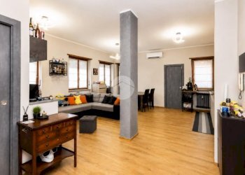 Three-room apartment Via Castagnevizza, Collegno - photo 3