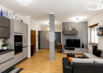 Three-room apartment Via Castagnevizza, Collegno - photo 4