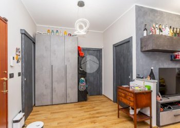 Three-room apartment Via Castagnevizza, Collegno - photo 13