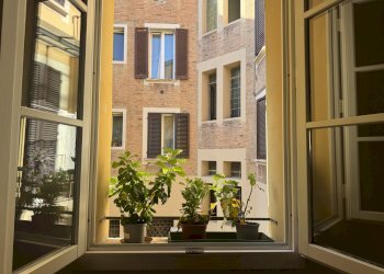 SOGGIORNO - Appartamento Piazza Giosuè Carducci 4, 4, Bologna (zona Santo Stefano) - foto 10
