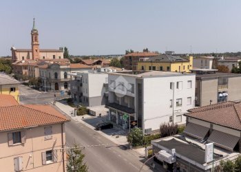 Laboratory Via Di Renazzo, Cento - photo 4
