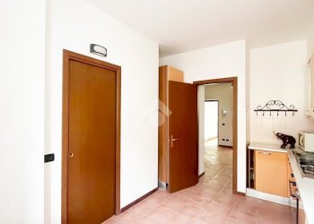 Two-room apartment Strada Massimo D'Azeglio, Parma (neighborhood Oltretorrente) - photo 12