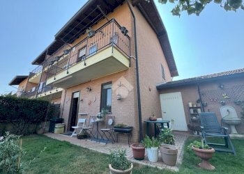 Porzione di casa Viale Beato Quagliotti, Cameri - foto 1