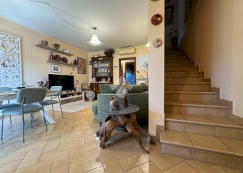 Porzione di casa Viale Beato Quagliotti, Cameri - foto 2