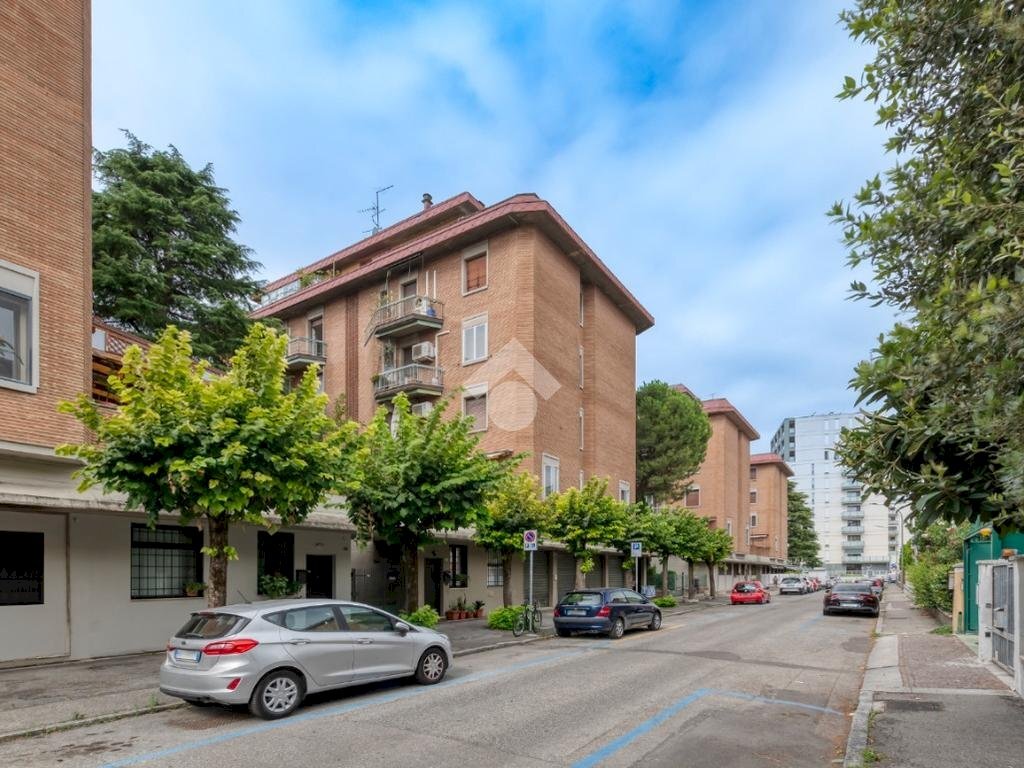 Four-room apartment Via don giovanni fornasini, Bologna (neighborhood Arcoveggio) - photo 1