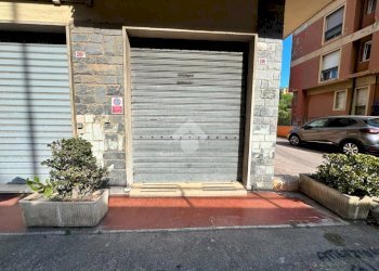 Box Corso Luigi Andrea Martinetti, Genova (neighborhood Sampierdarena) - photo 4