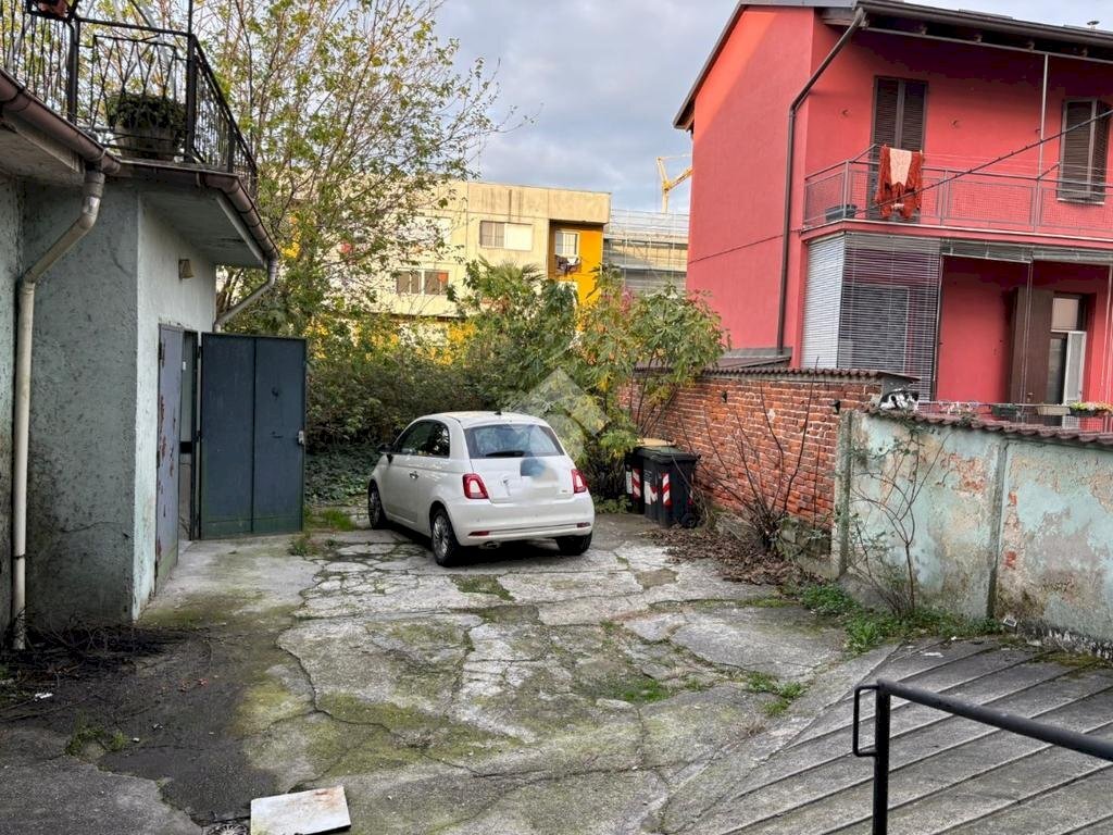 Three-family Villa Corso Milano, Novara - photo 2