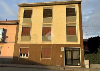 Three-family Villa Corso Milano, Novara - photo 1