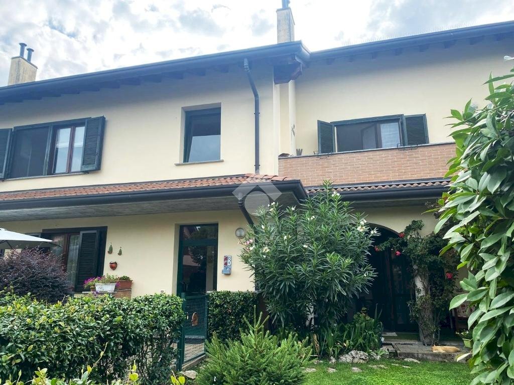 Four-room apartment Via G. Papini, Casorezzo - photo 1
