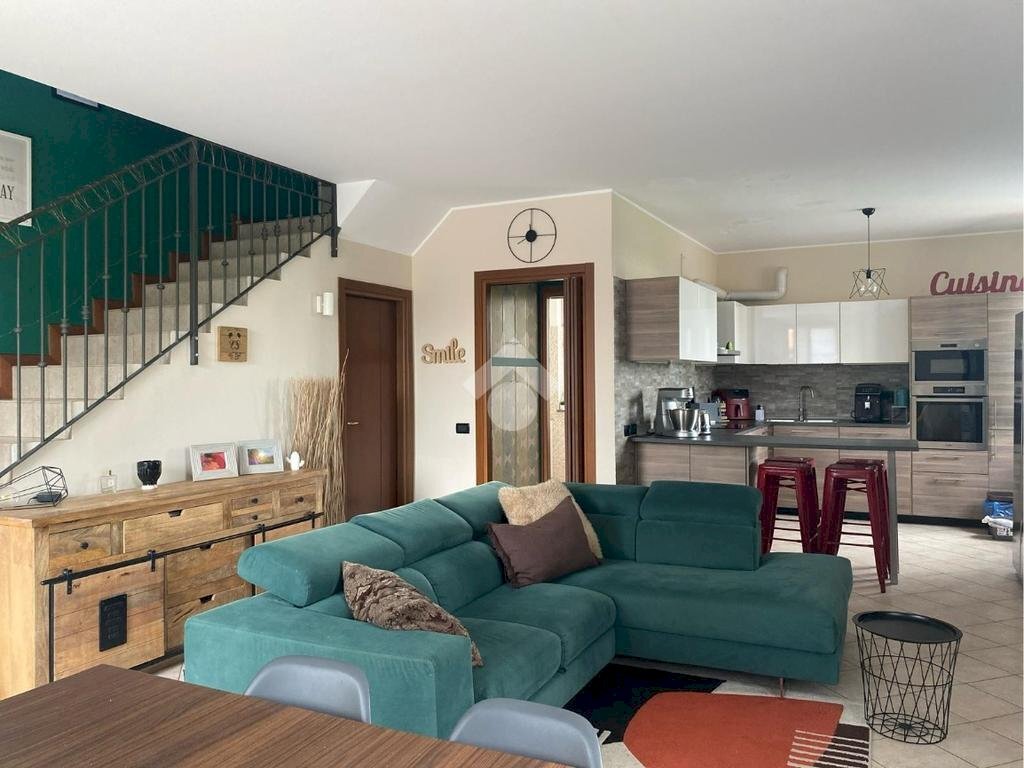 Four-room apartment Via G. Papini, Casorezzo - photo 2