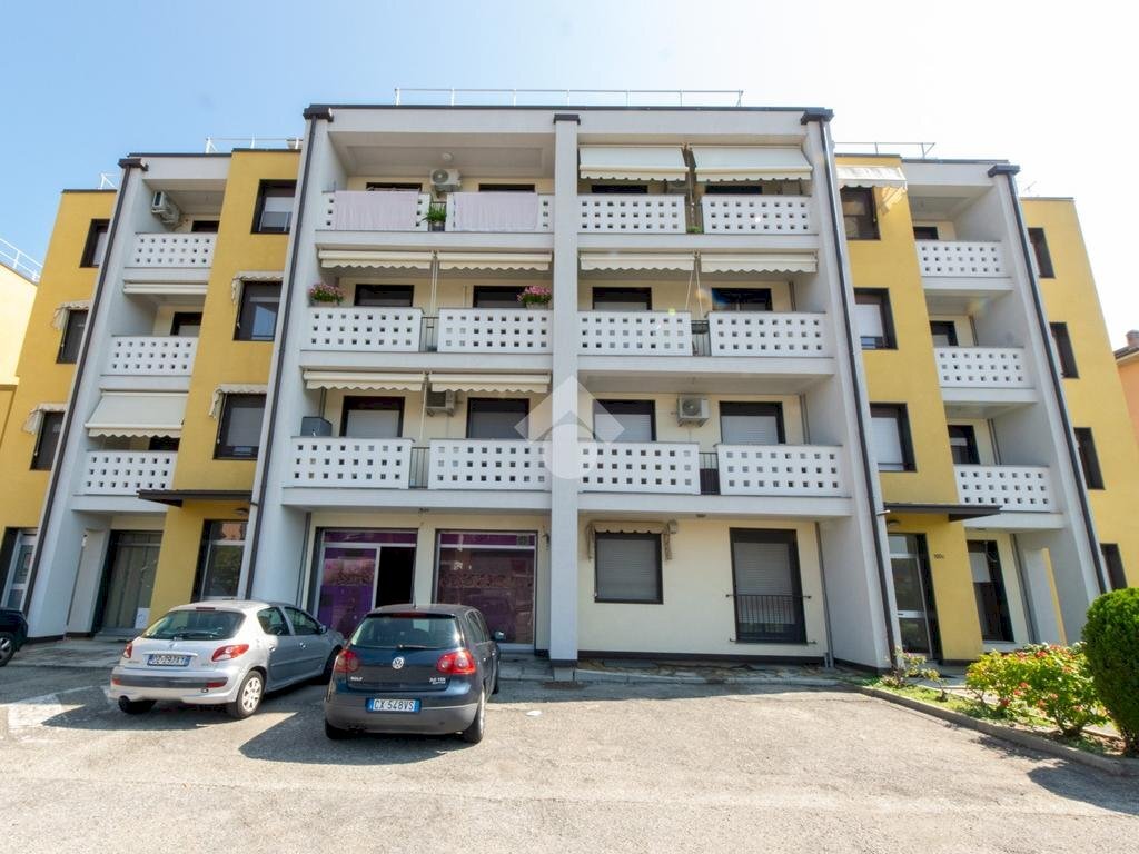 Shop Via Guglielmo Massaia, Casale Monferrato - photo 1