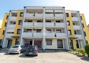 Negozio Via Guglielmo Massaia, Casale Monferrato - foto 1