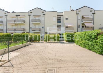 vista palazzina - Three-room apartment via Bakhita, Mirano - photo 21