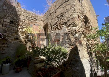 Edificio all\'aperto - Casa semi indipendente Via Mannella
 
69, Spadafora - foto 5