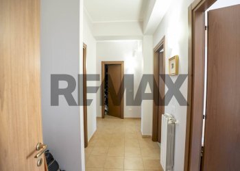 Hall / corridoio - Apartment Via Emanuele Macrì
 
9, Acireale - photo 12