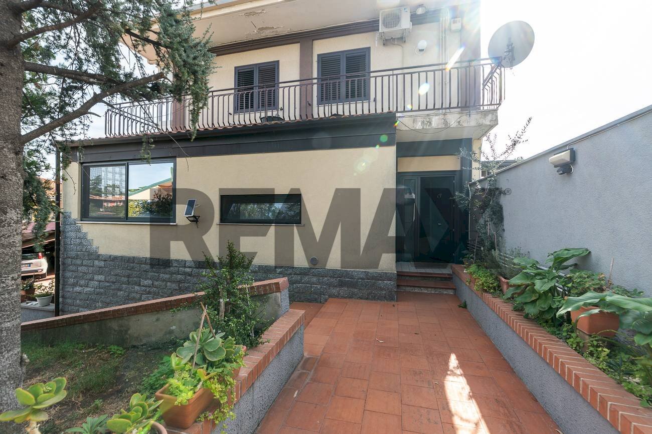 Casa all\'aperto - Trilocale Via dei Gerani
 
4, Mascalucia - foto 1