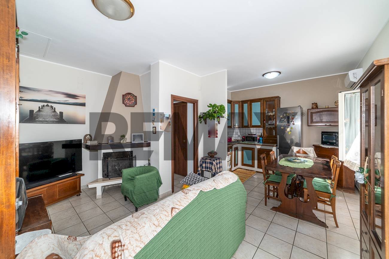 Sala da pranzo - Trilocale Via dei Gerani
4, Mascalucia - foto 3