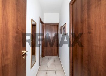 Hall / corridoio - Trilocale Via dei Gerani
 
4, Mascalucia - foto 7
