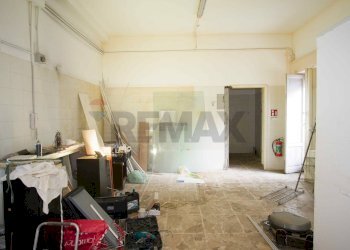 Hall / corridoio - Negozio Via scala Sant'Anna
18-20-24-26, Aci Catena - foto 3
