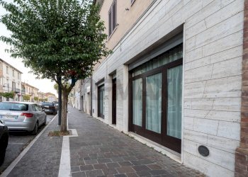 Edificio all\'aperto - Negozio Via Risorgimento
72, Maiolati Spontini - foto 2
