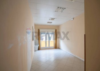 Stanza vuota - Negozio Via Risorgimento
72, Maiolati Spontini - foto 16