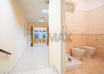 Bagno - Negozio Via Risorgimento
72, Maiolati Spontini - foto 17