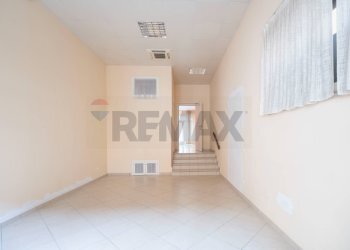Stanza vuota - Negozio Via Risorgimento
72, Maiolati Spontini - foto 19