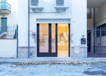 Edificio all\'aperto - Negozio Via Risorgimento
72, Maiolati Spontini - foto 23