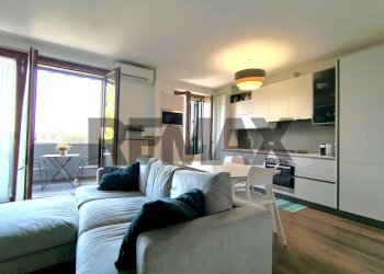 Sala da pranzo - Trilocale via Velasca
 
54, Vimercate - foto 3