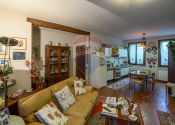 Sala da pranzo - Trilocale Strada Montanara Sud
 
147, Marcaria - foto 3