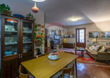Sala da pranzo - Trilocale Strada Montanara Sud
 
147, Marcaria - foto 5