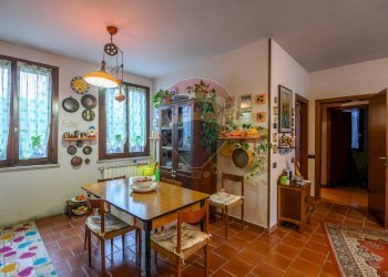 Sala da pranzo - Trilocale Strada Montanara Sud
 
147, Marcaria - foto 7