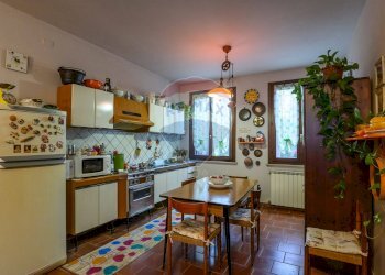 Cucina - Trilocale Strada Montanara Sud
 
147, Marcaria - foto 8