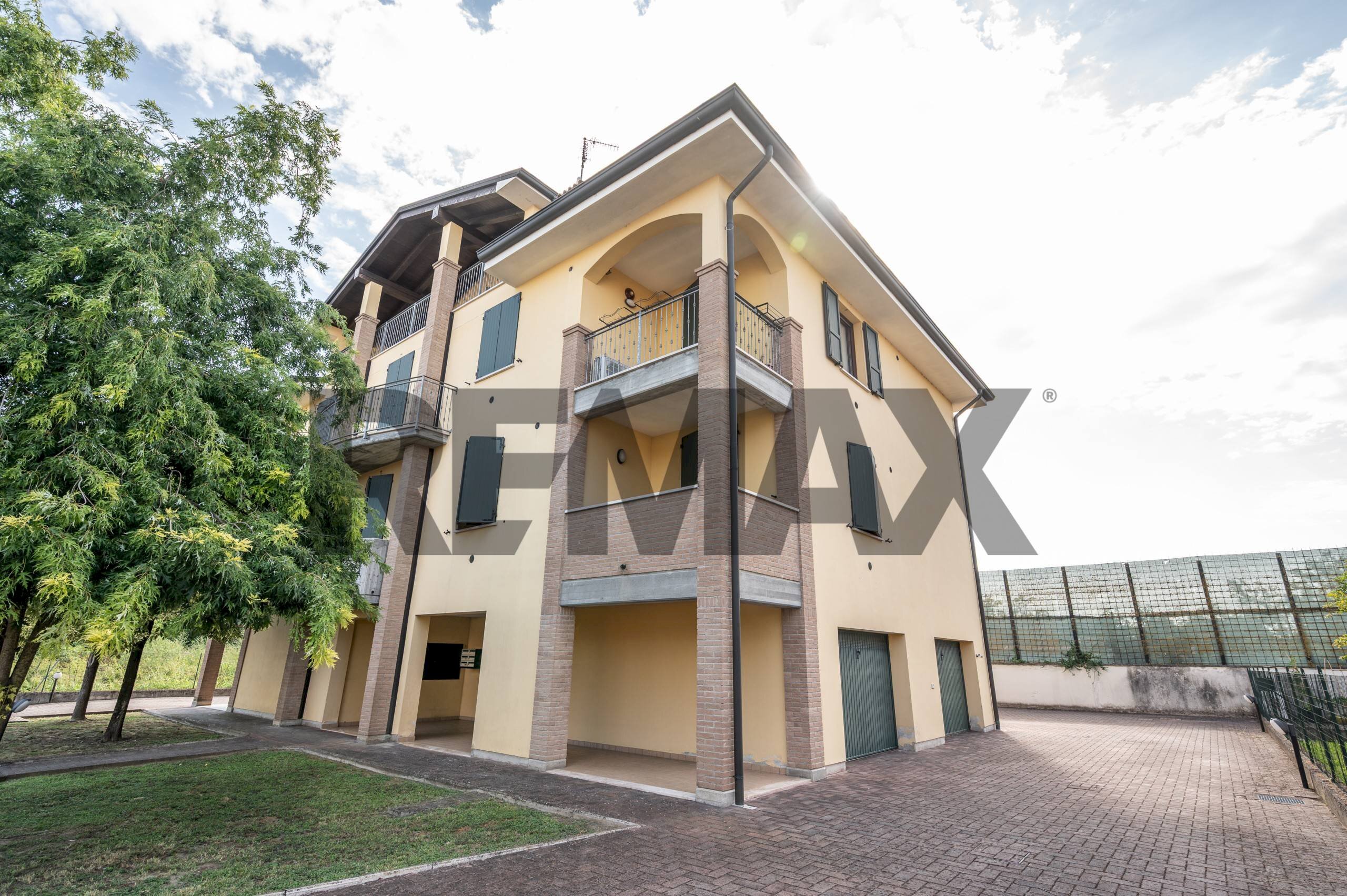 Edificio all\'aperto - Trilocale Via Gandhi
3, Dosolo - foto 2