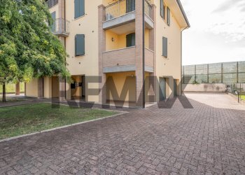 Edificio all\'aperto - Three-room apartment Via Gandhi
 
3, Dosolo - photo 8