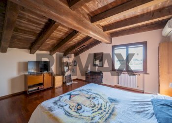 Camera / camera da letto - Three-room apartment Via Gandhi
 
3, Dosolo - photo 19