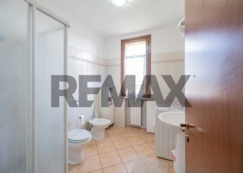 Bagno - Three-room apartment Via Gandhi
 
3, Dosolo - photo 23