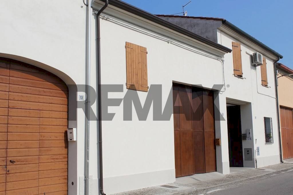 Edificio all\'aperto - Semi-detached house Via Padre Kolbe
 
15, Commessaggio - photo 1