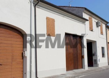 Edificio all\'aperto - Casa semi indipendente Via Padre Kolbe
 
15, Commessaggio - foto 1