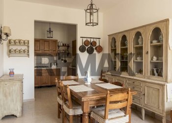 Sala da pranzo - Casa semi indipendente Via Padre Kolbe
 
15, Commessaggio - foto 18