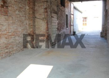 Parcheggio - Casa semi indipendente Via Padre Kolbe
 
15, Commessaggio - foto 3